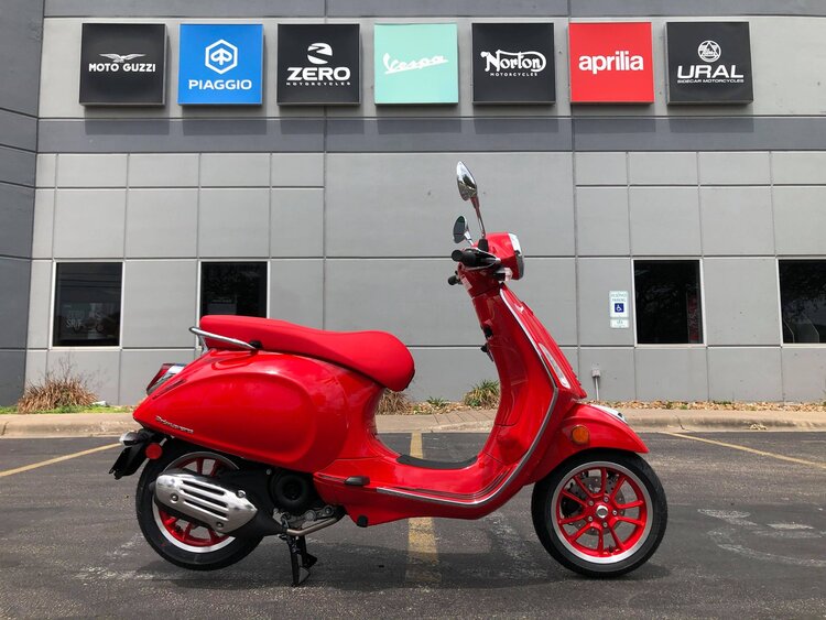 Cập nhật giá bán chi tiết của các dòng Vespa & Piaggio Red